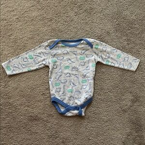 🍼Dinosaur Print Bodysuit with Blue Accents🍼